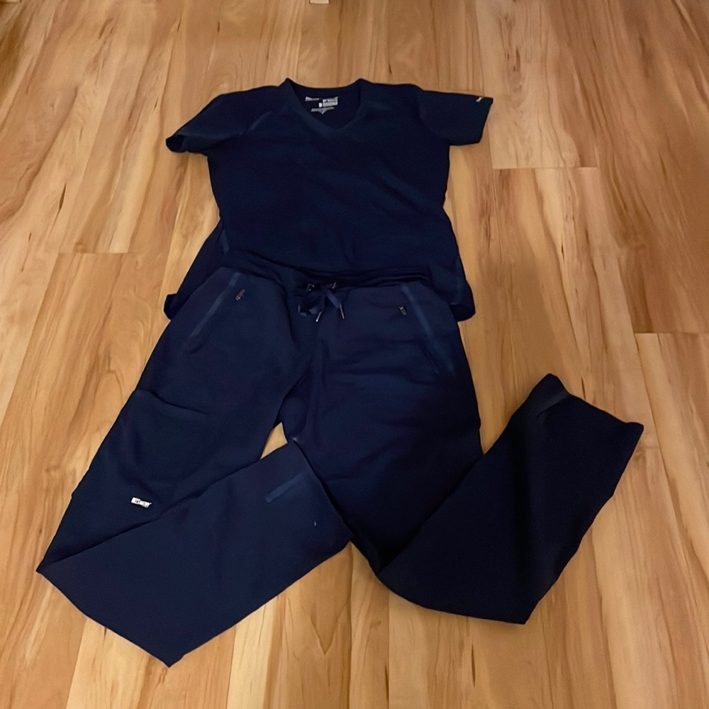 Greys anatomy impact by barco scrubs gently used